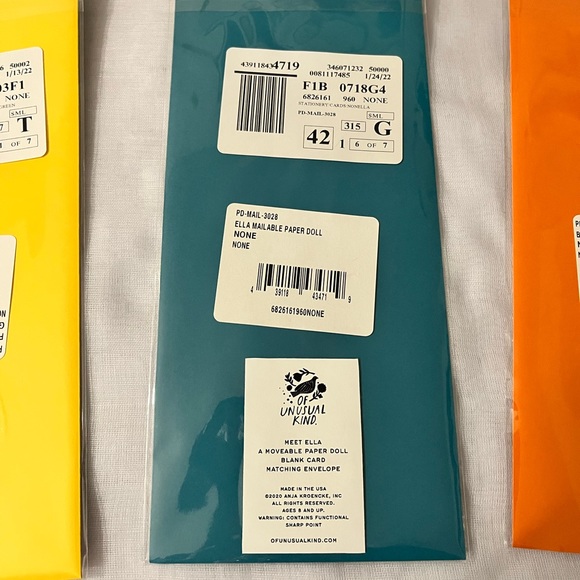 OF UNUSUAL KIND FRIDA, ELLA, & BROOKLYN MAILABLE MOVEABLE PAPER DOLL BLA… - Picture 8 of 11